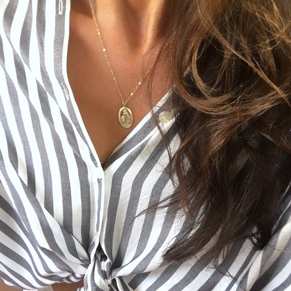 Gold Filled Miraculous Mary Necklace - Picture 4 of 6